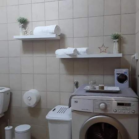 & Апартаменты *